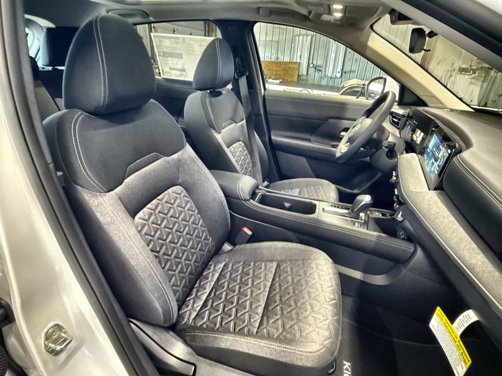 New 2025 Nissan Kicks SV w/ SV Premium Package AWD/4WD image 25