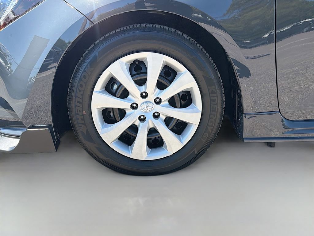 Used 2025 Toyota Corolla LE image 40