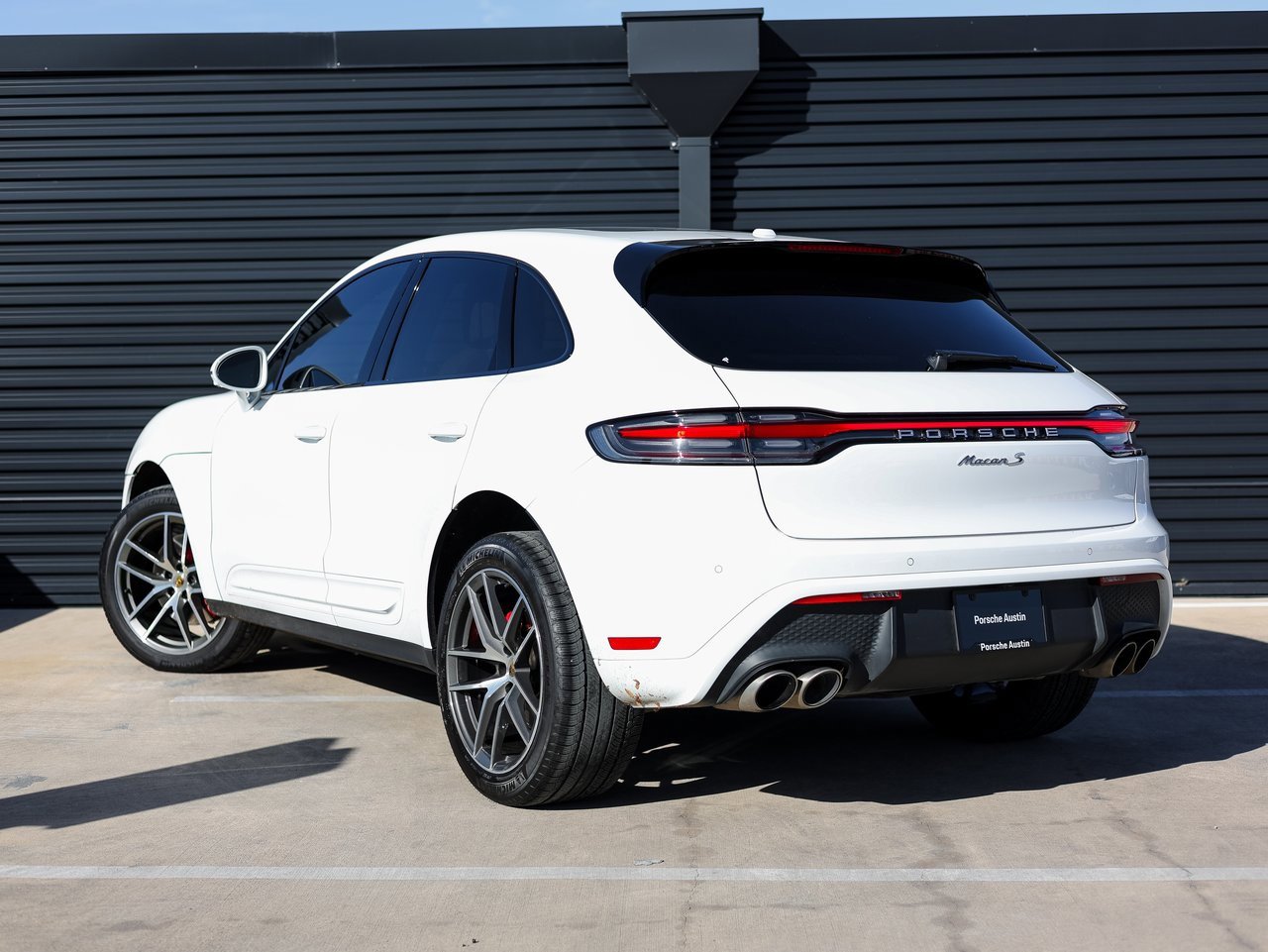 Certified 2022 Porsche Macan S image 3