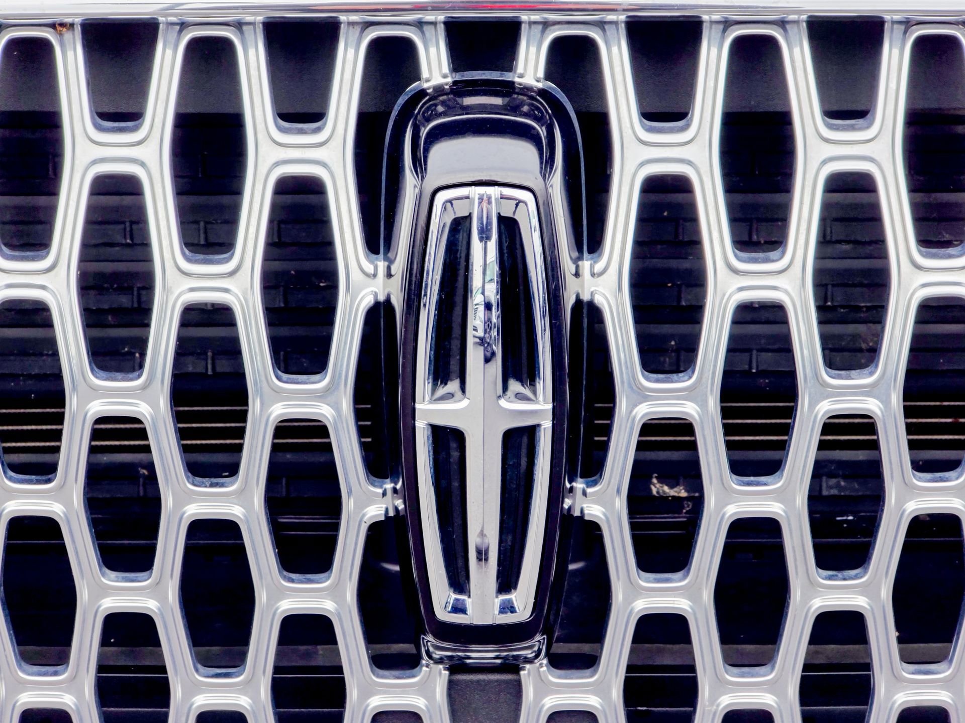 Used 2024 Lincoln Corsair FWD image 2