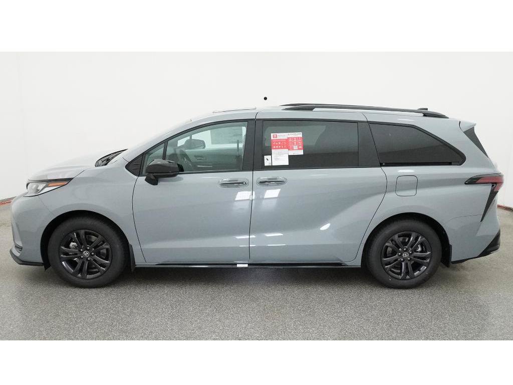 New 2026 Toyota Sienna XSE AWD/4WD image 3