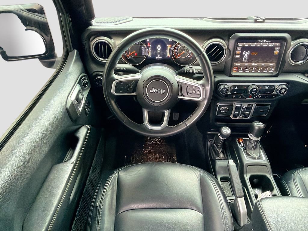 Used 2018 Jeep Wrangler Unlimited Sahara AWD/4WD image 15