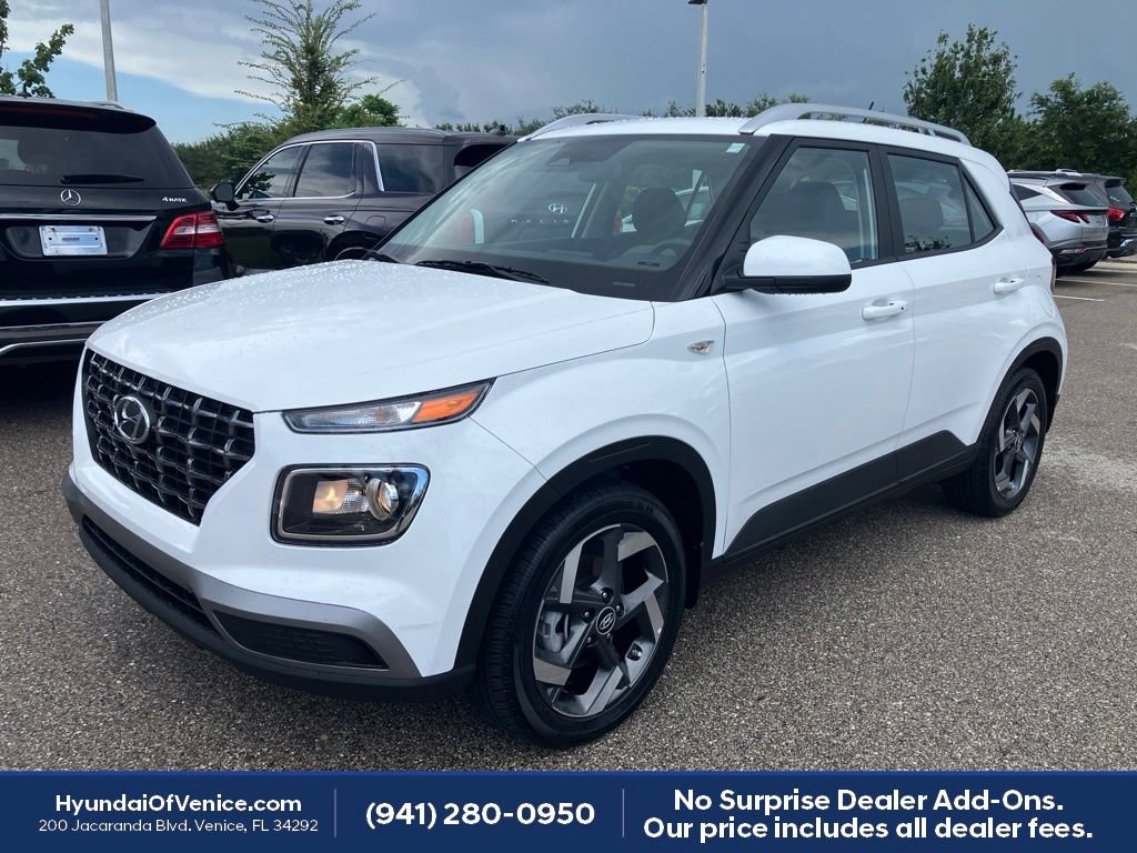 Used 2026 Hyundai Venue SEL FWD image 9