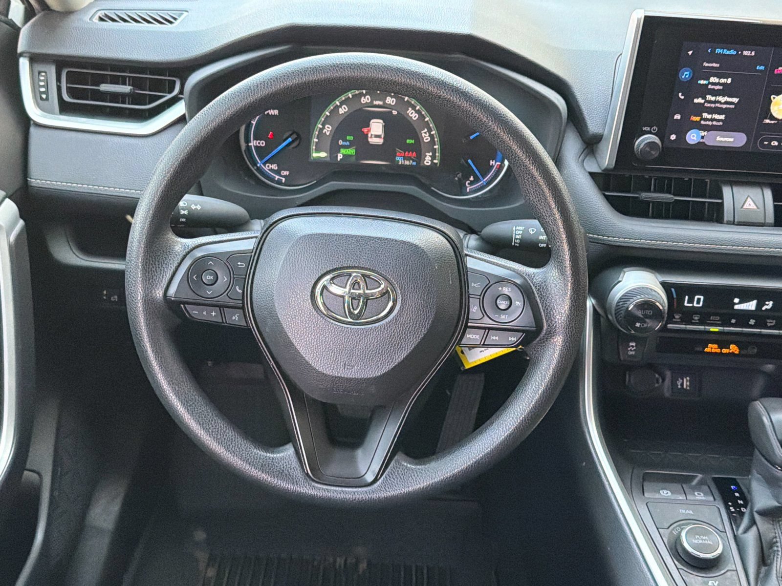 Used 2025 Toyota RAV4 LE AWD/4WD image 16