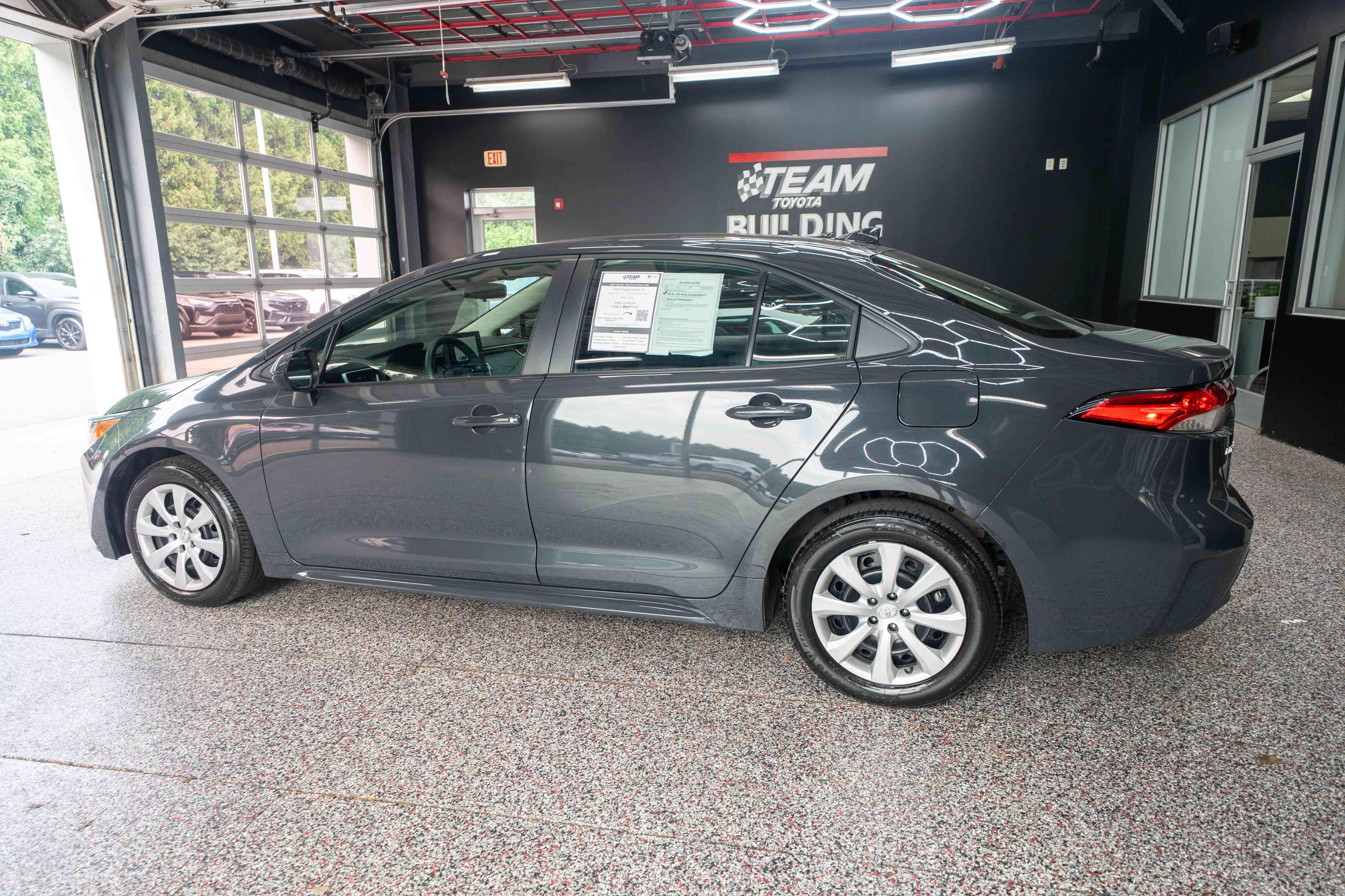 Used 2025 Toyota Corolla LE FWD image 2