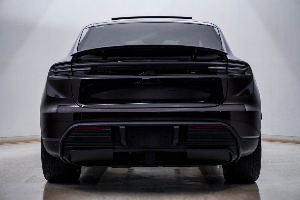 New 2025 Porsche Macan 4 Electric image 11