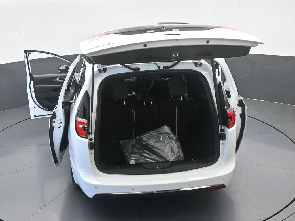 New 2026 Chrysler Pacifica Select FWD image 65