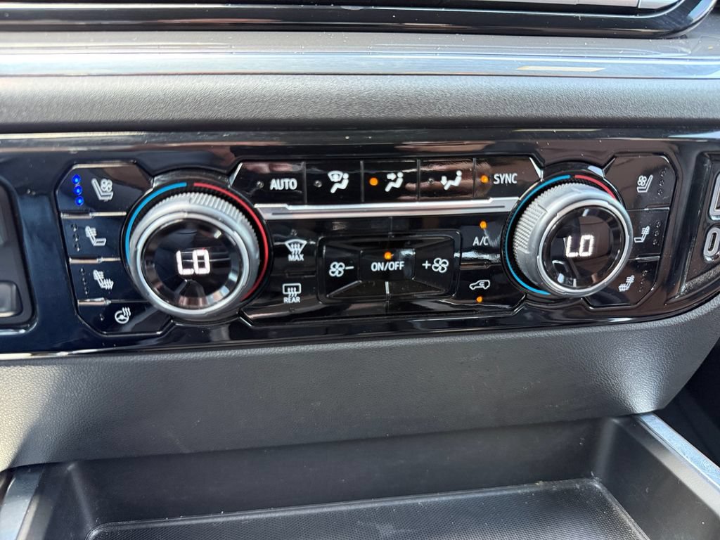 Used 2024 Chevrolet Silverado 1500 High Country RWD image 17