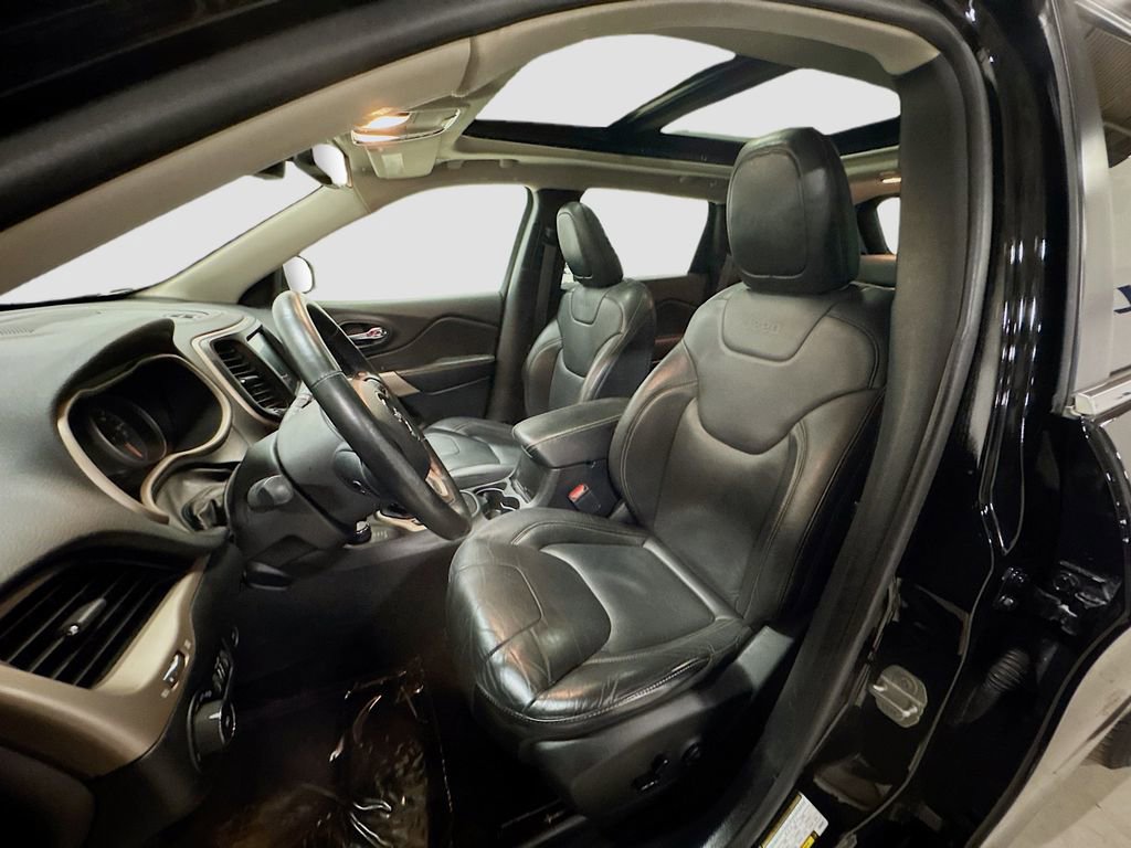 Used 2018 Jeep Cherokee Limited image 25