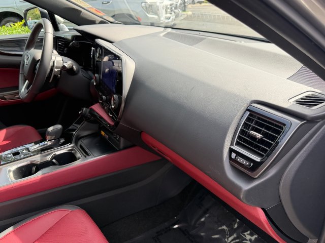 Used 2025 Lexus NX 250 FWD w/ Accessory Package (Z2) image 21