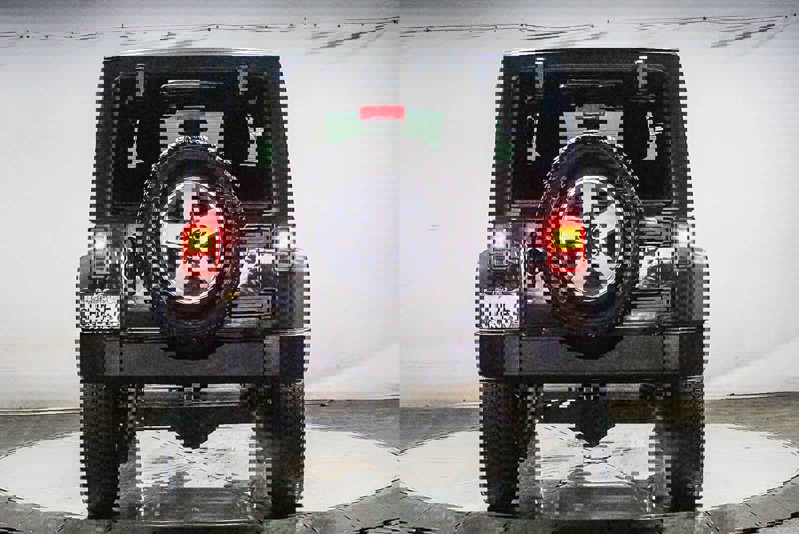 Used 2016 Jeep Wrangler Unlimited Rubicon w/ Connectivity Group image 9