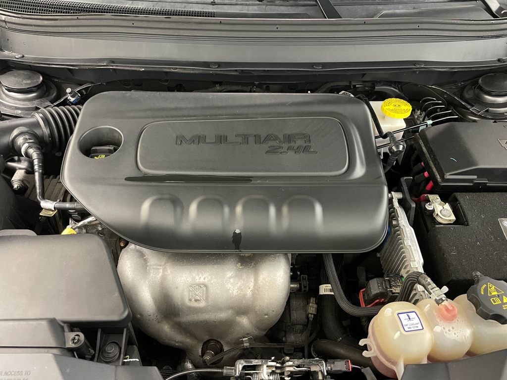 Used 2019 Jeep Cherokee Latitude Plus AWD/4WD image 44