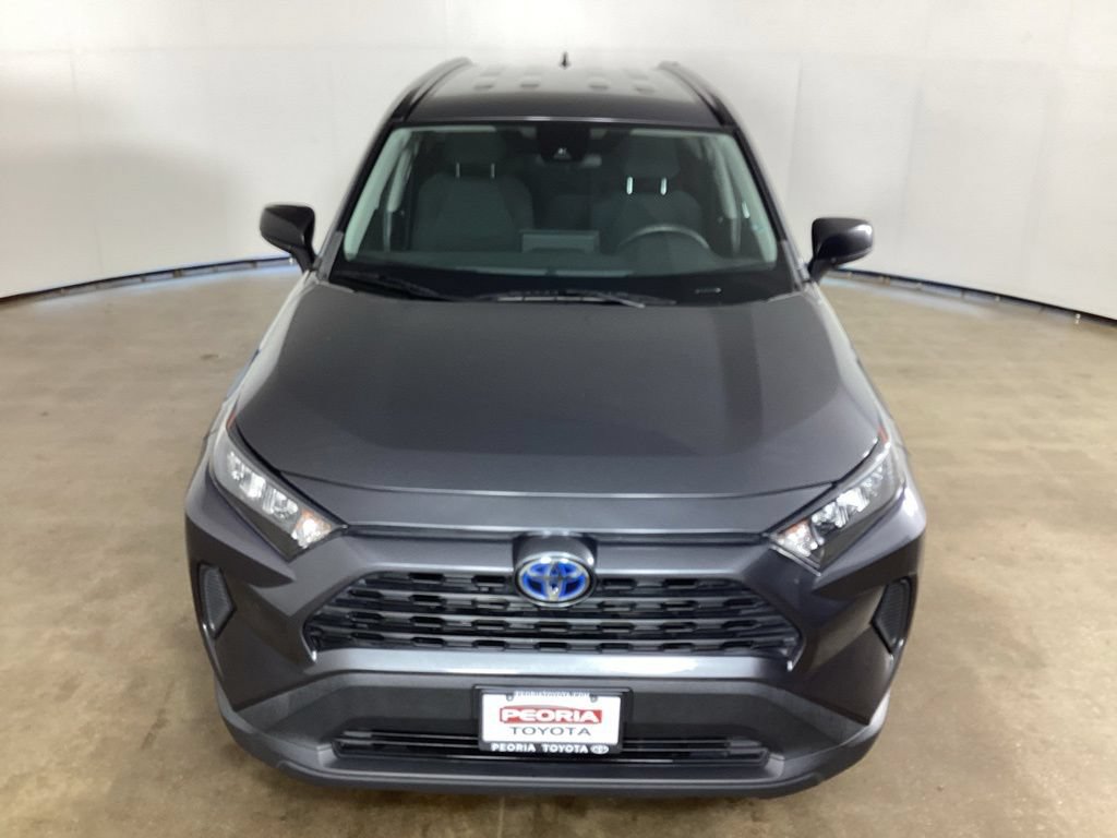 Used 2021 Toyota RAV4 LE AWD/4WD image 2