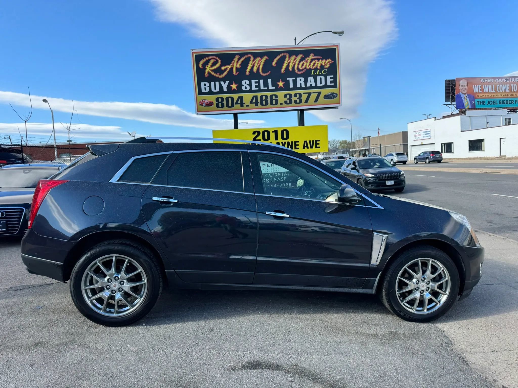 Used 2014 Cadillac SRX Performance w/ Driver Awareness Package image 2
