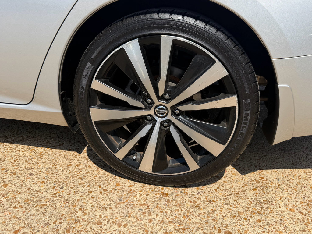 Used 2019 Nissan Altima 2.5 SR FWD image 9