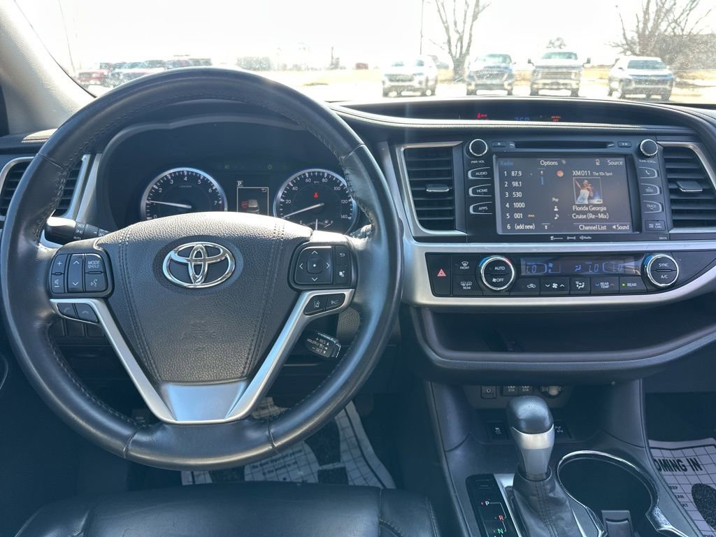 Used 2017 Toyota Highlander XLE image 30