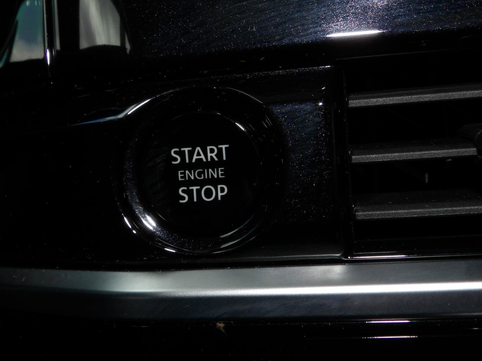 Certified 2025 Nissan Pathfinder Platinum w/ Cargo Package image 36