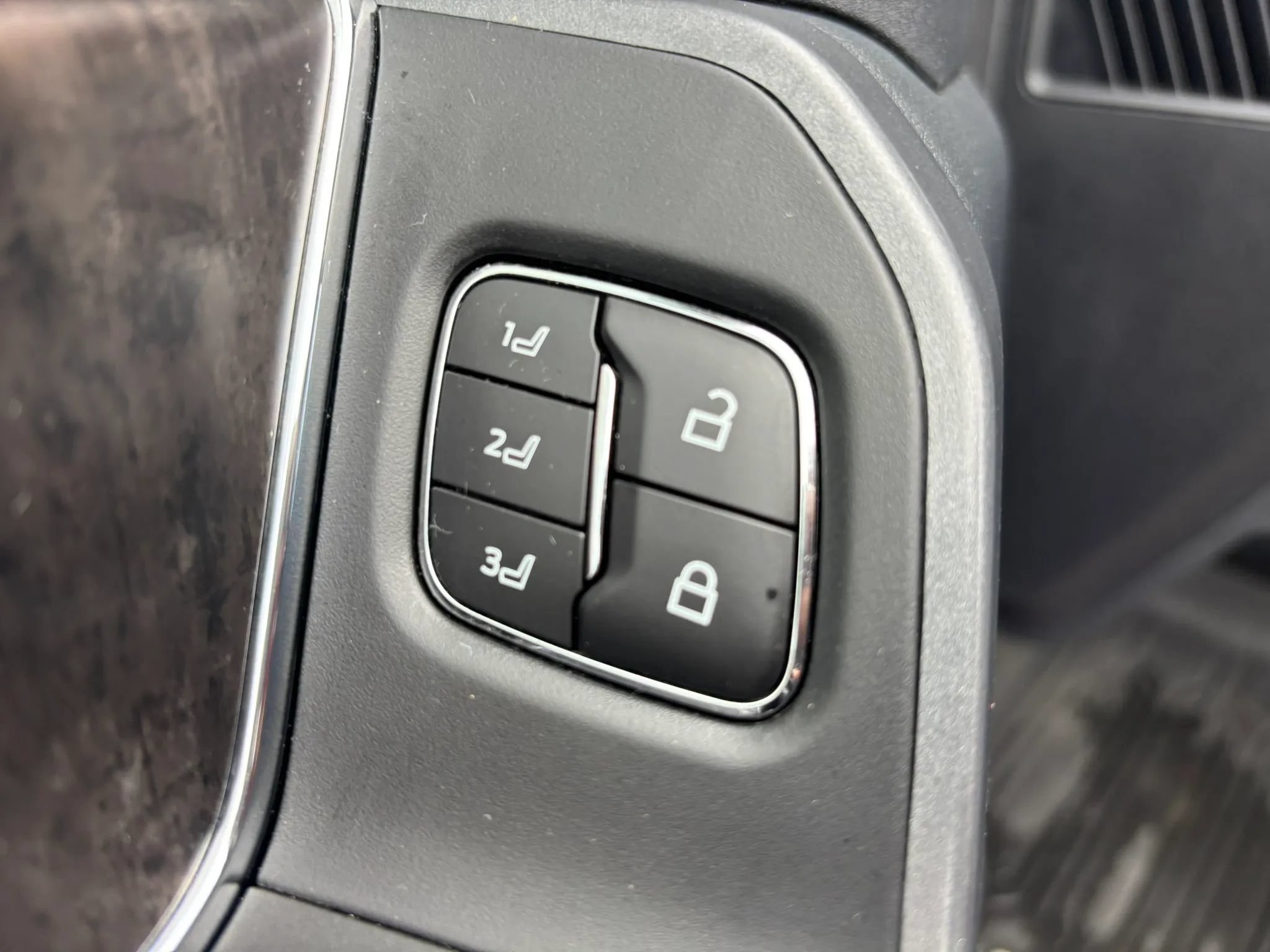 Used 2023 Ford F250 Lariat w/ Sport Appearance Package AWD/4WD image 22