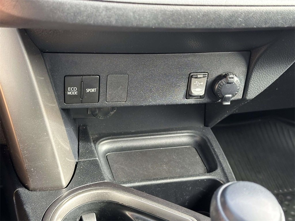 Certified 2018 Toyota RAV4 LE w/ All Weather Liner Package image 6