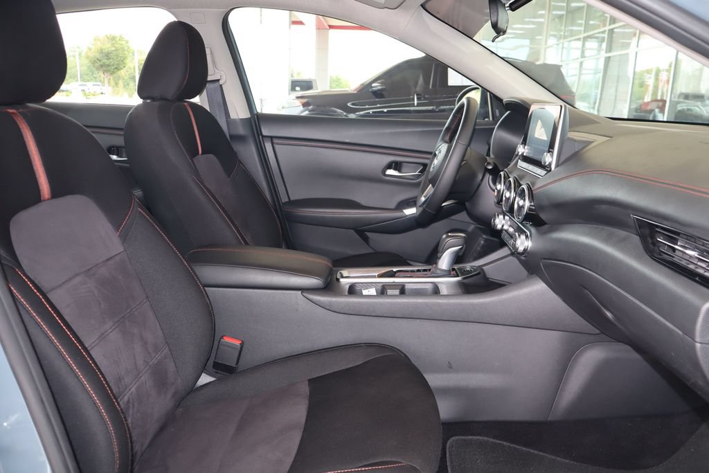 Used 2025 Nissan Sentra SR FWD image 38