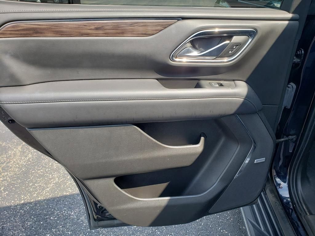 Used 2022 Chevrolet Tahoe LT w/ LT Signature Package image 16