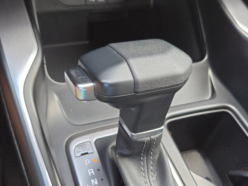 Certified 2025 Kia Sorento LX FWD image 28