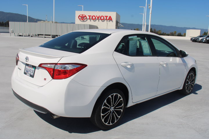 Used 2016 Toyota Corolla S FWD image 3