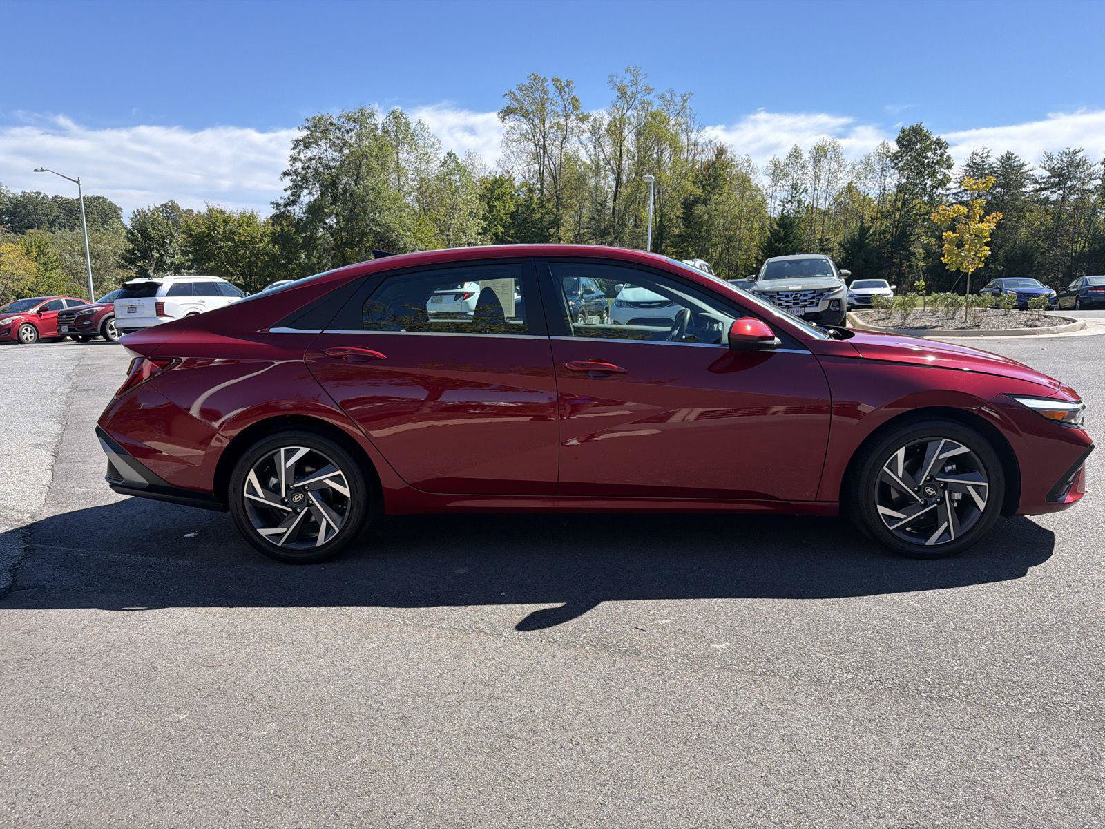 Certified 2025 Hyundai Elantra SEL FWD image 6