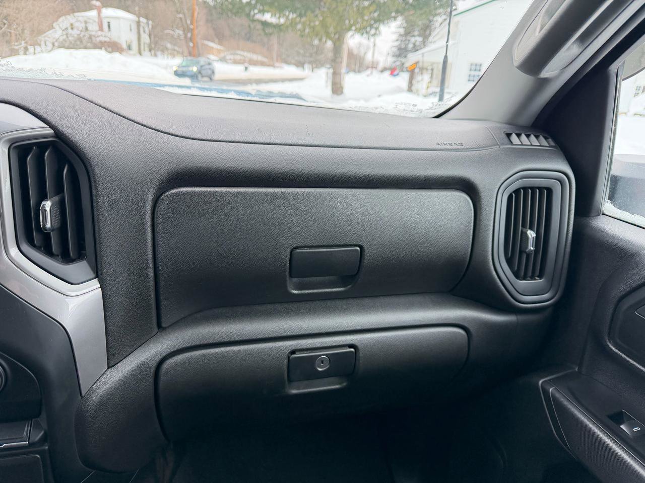 Used 2022 Chevrolet Silverado 2500 Custom w/ Custom Value Package image 13