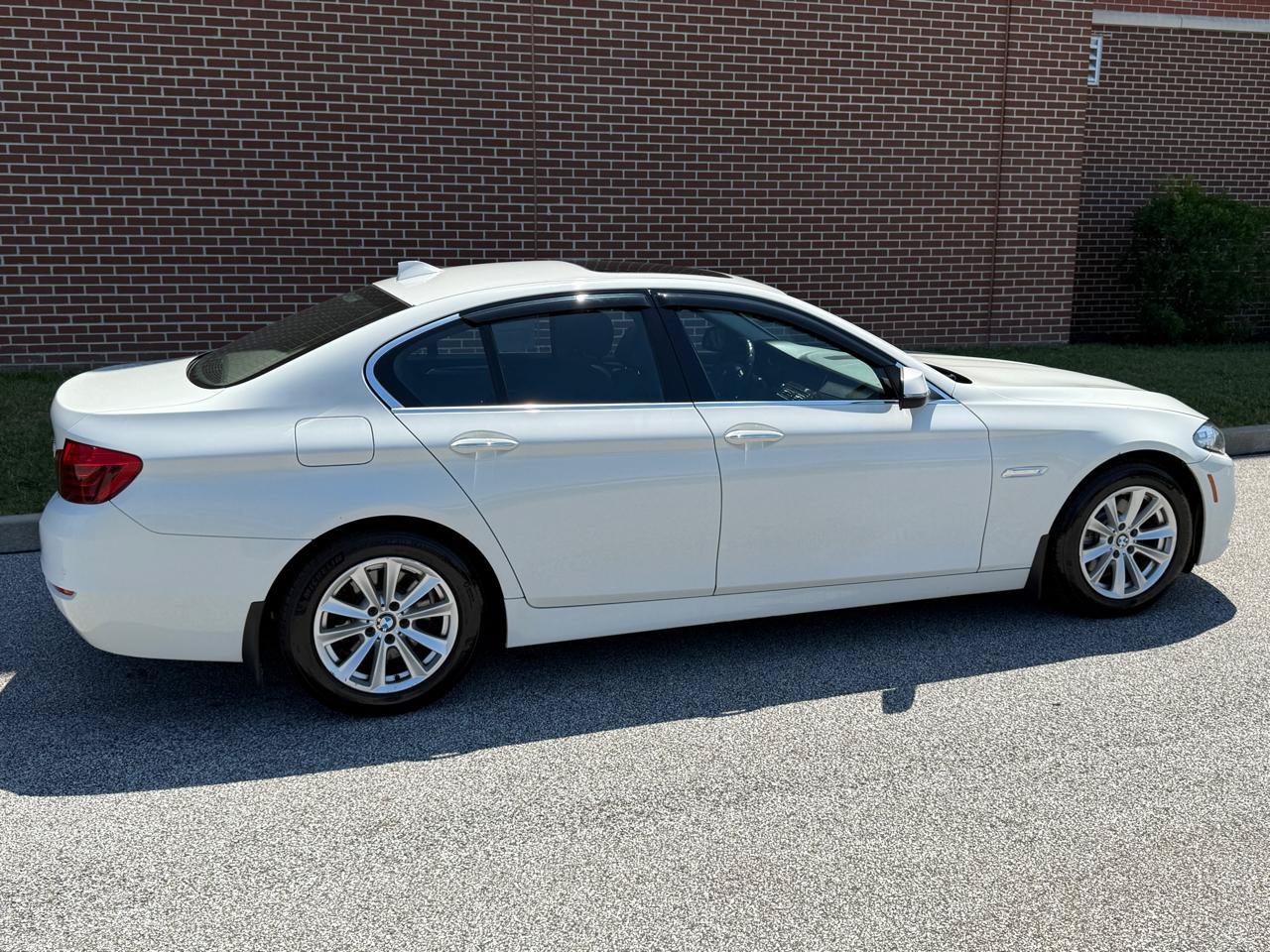 Used 2015 BMW 528i xDrive Sedan AWD/4WD image 14