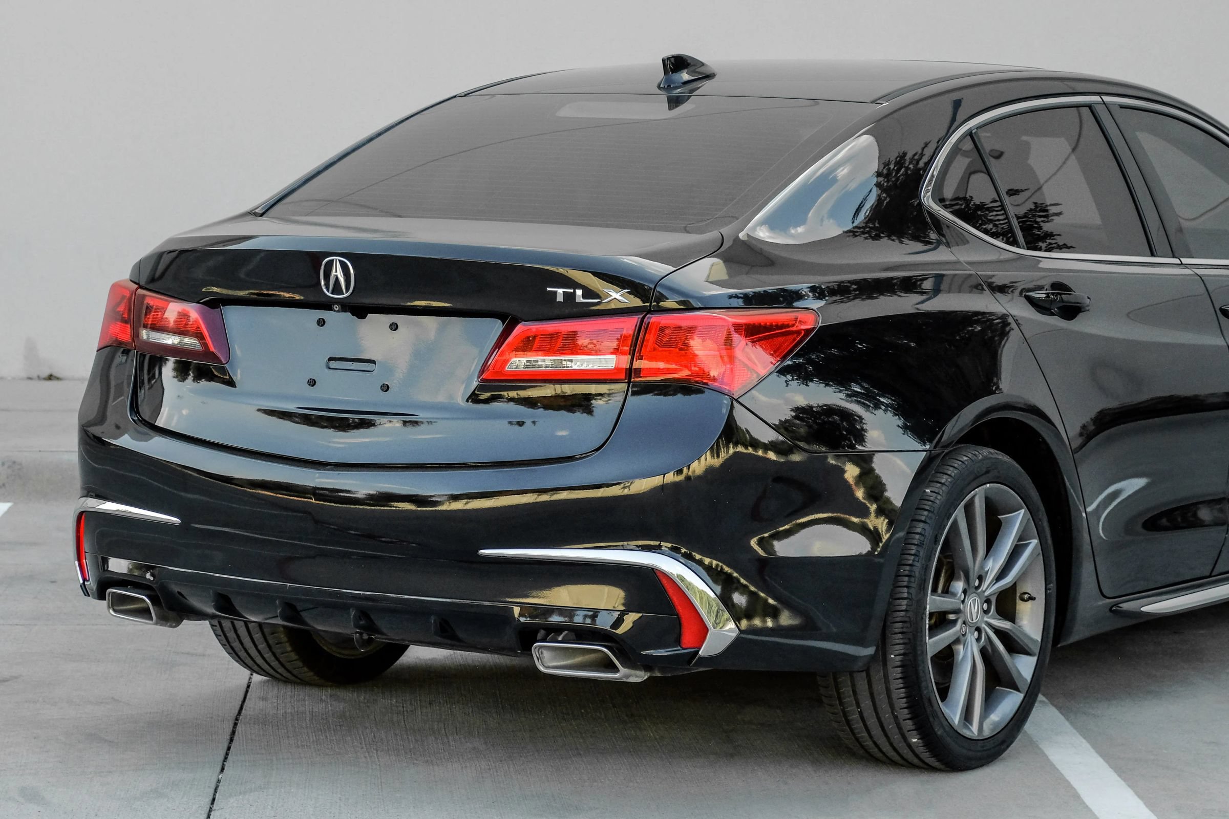 Used 2019 Acura TLX w/ Technology Package FWD image 13