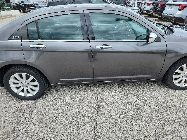 Used 2014 Chrysler 200 Limited FWD image 4