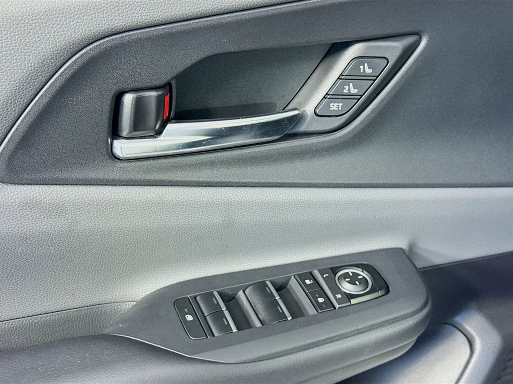 Used 2024 Toyota Prius Limited image 24