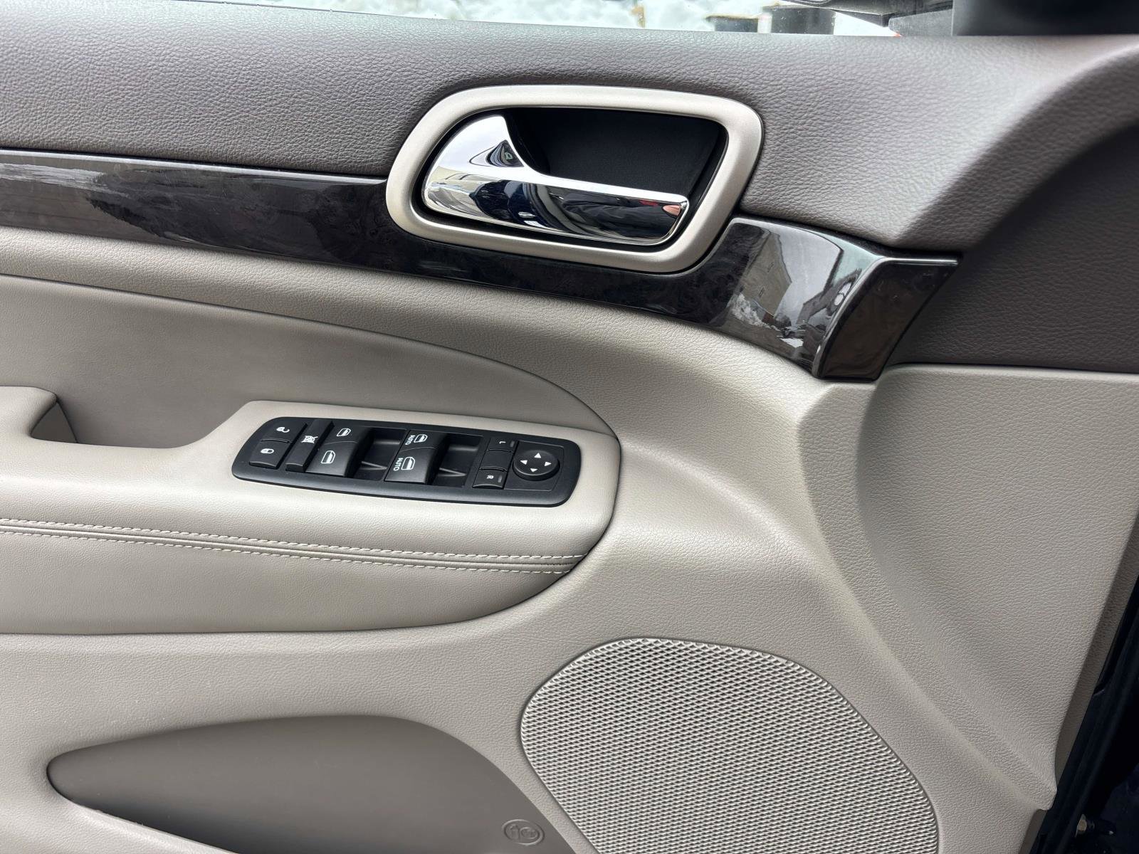 Used 2012 Jeep Grand Cherokee Laredo image 18