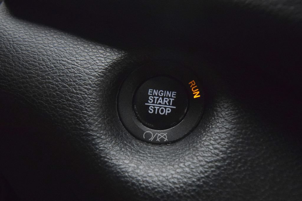 Used 2022 Jeep Cherokee Latitude Lux FWD image 36