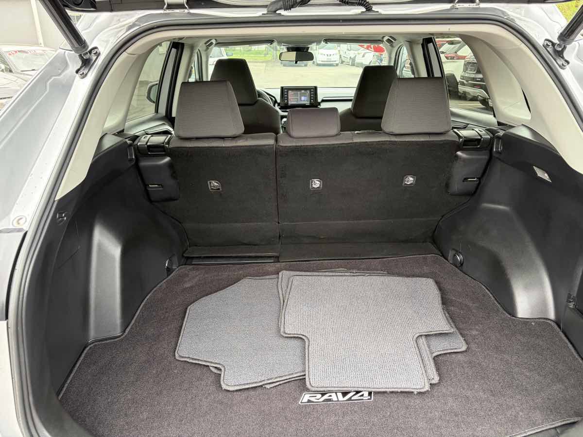 Used 2021 Toyota RAV4 XLE w/ Convenience Package AWD/4WD image 21