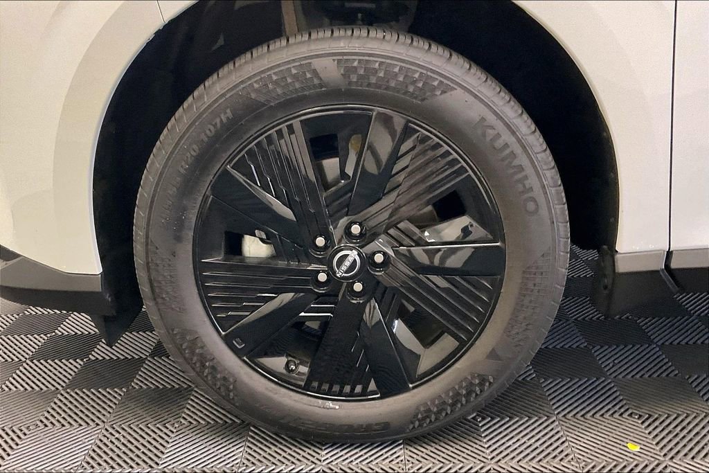 Certified 2025 Nissan Murano SV image 8