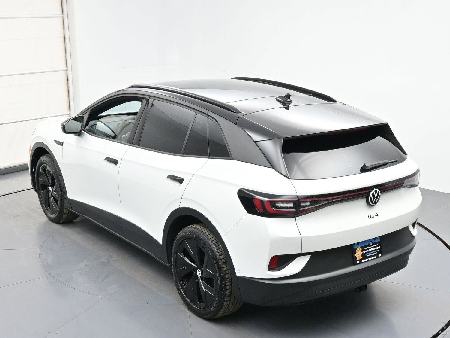 Used 2025 Volkswagen ID.4 Pro S Plus image 34