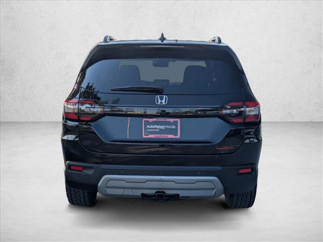 Certified 2025 Honda Pilot TrailSport image 7