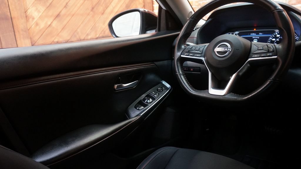 Used 2024 Nissan Sentra SR FWD image 33