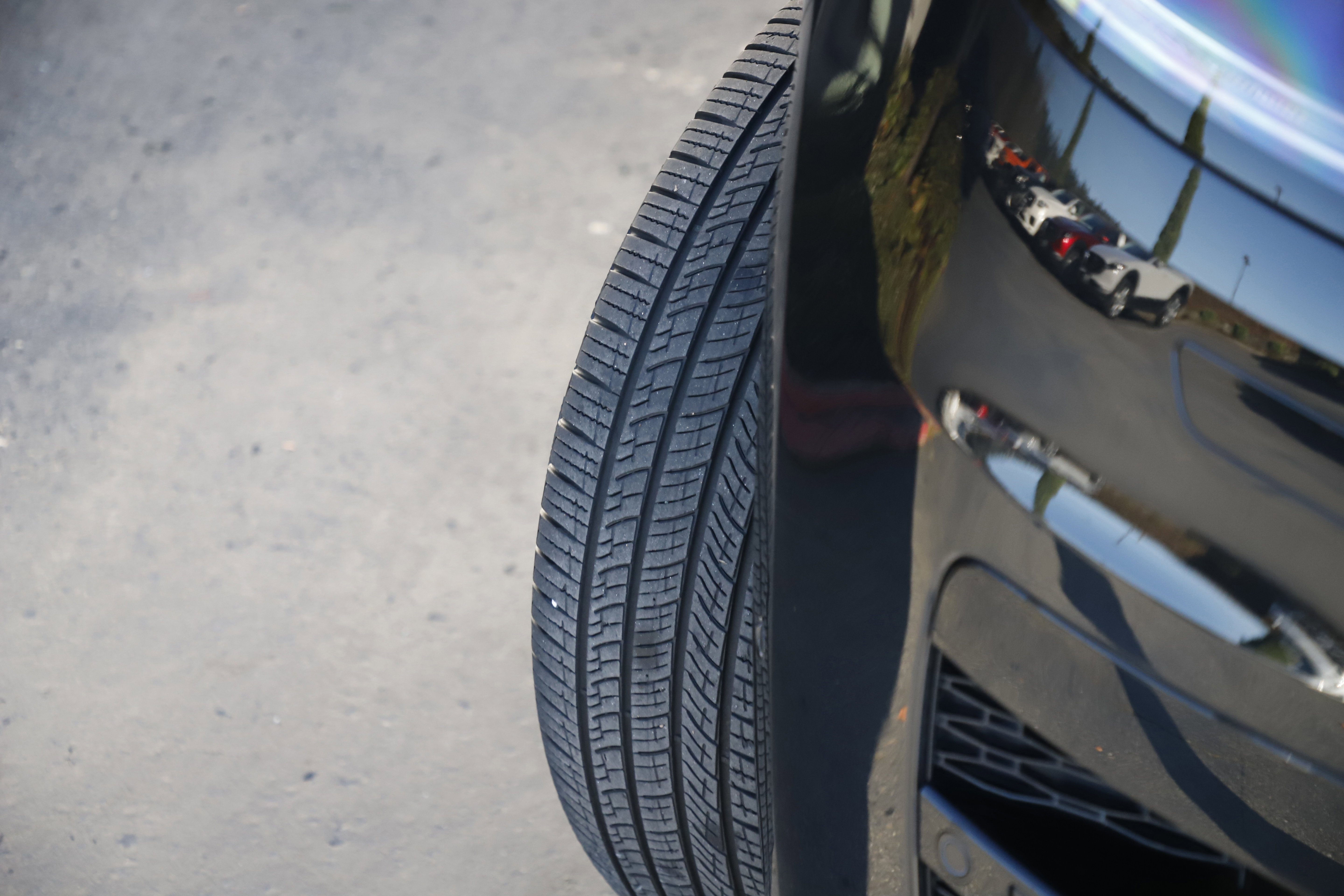 Certified 2025 Land Rover Range Rover Sport image 3