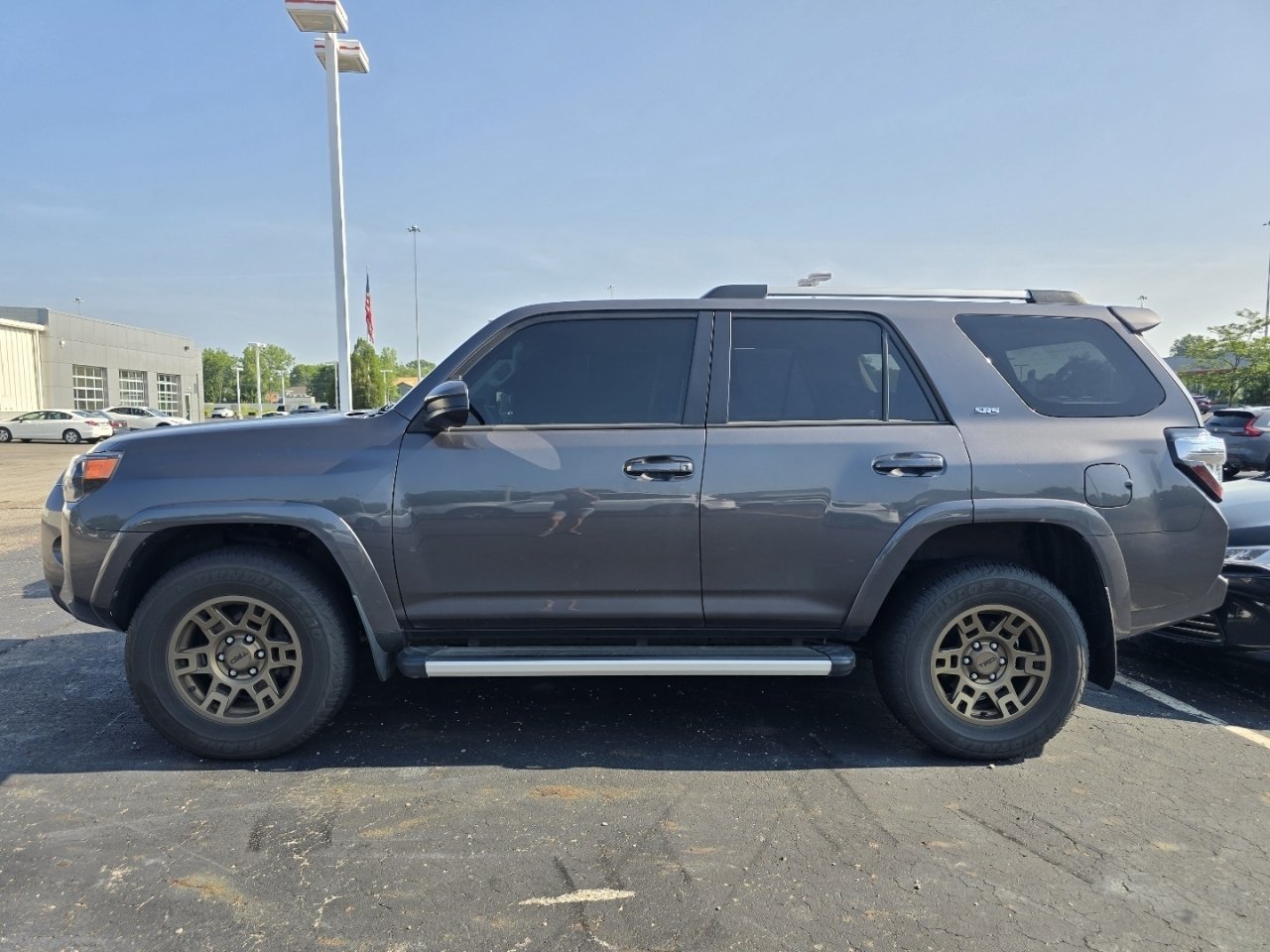 Used 2023 Toyota 4Runner SR5 AWD/4WD image 4