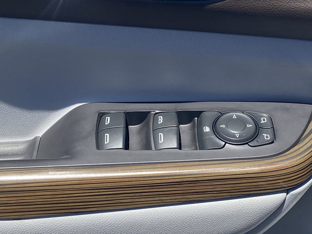 Used 2020 GMC Acadia SLE w/ Driver Convenience Package FWD image 20