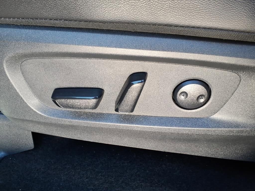 Used 2025 Nissan Pathfinder SL image 13