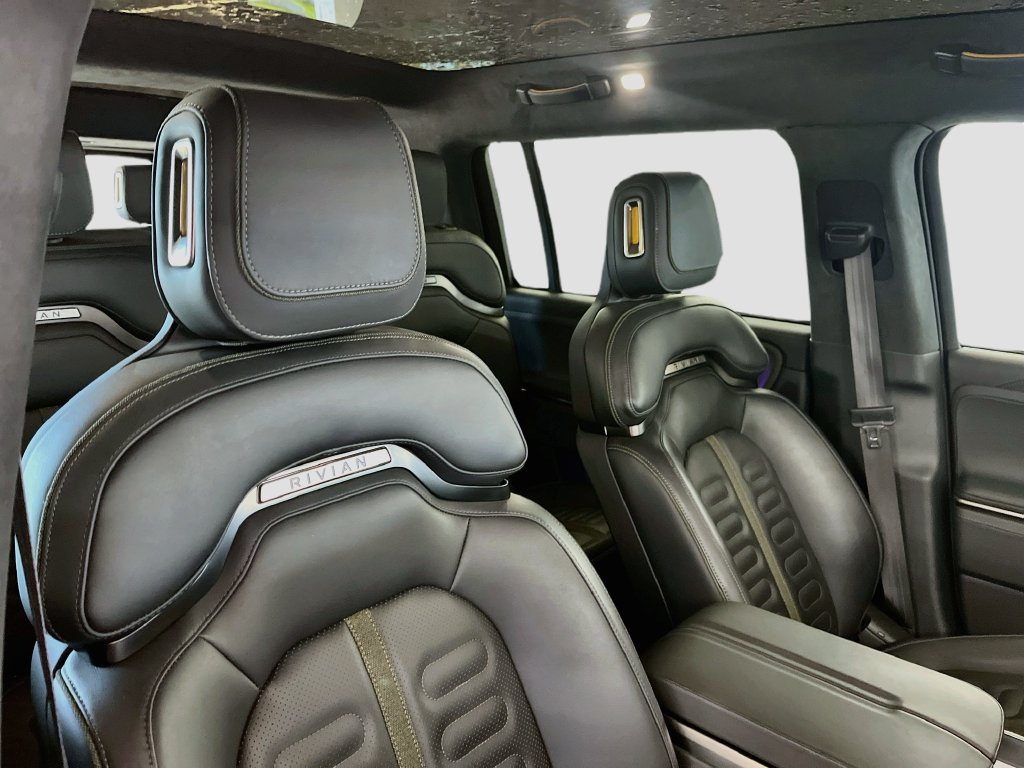 Used 2025 Rivian R1S Adventure Dual AWD/4WD image 30
