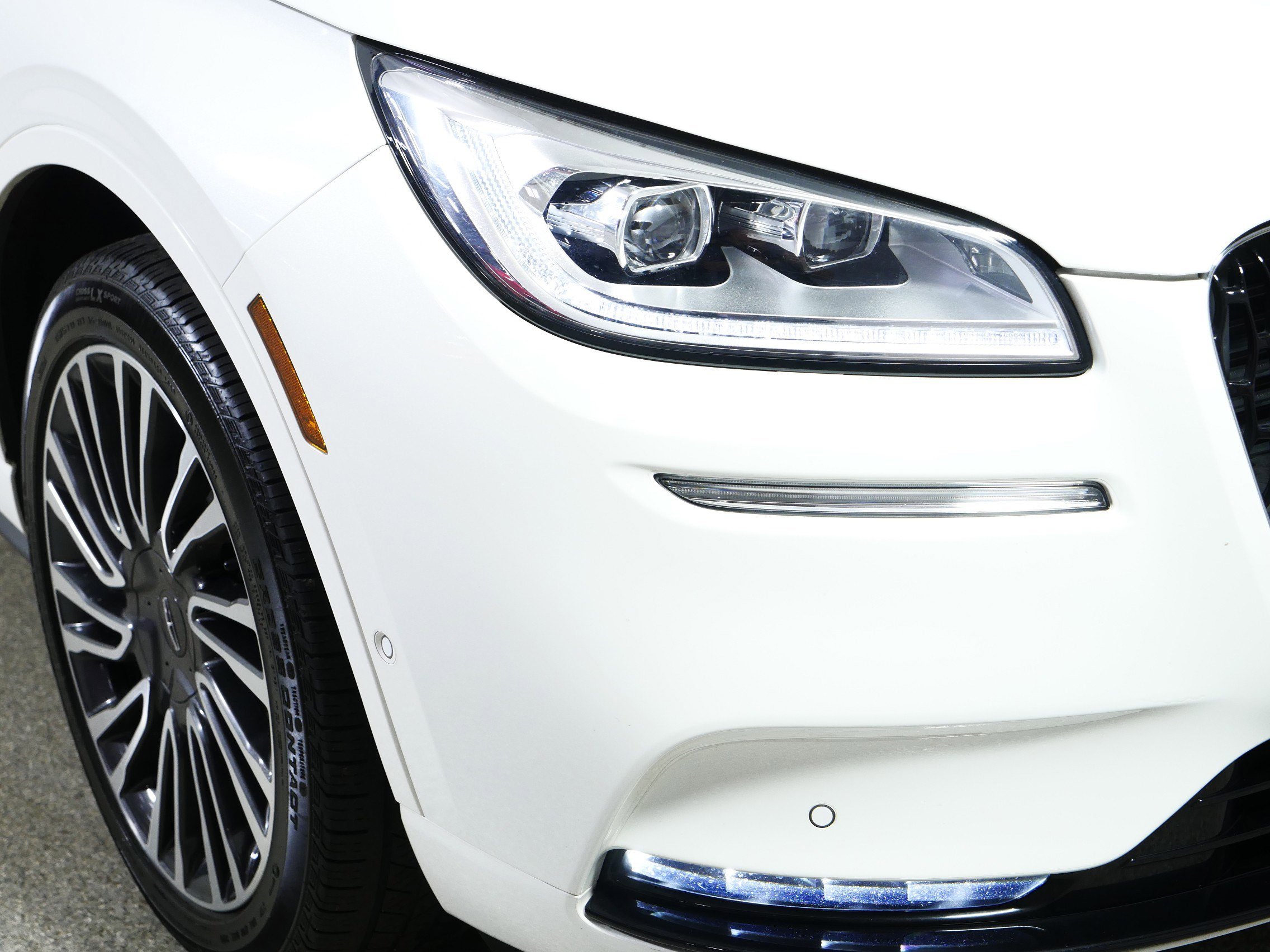 Used 2022 Lincoln Corsair Reserve w/ Equipment Group 201A AWD/4WD image 16