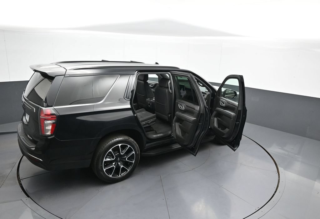 Used 2022 Chevrolet Tahoe RST w/ Luxury Package AWD/4WD image 48
