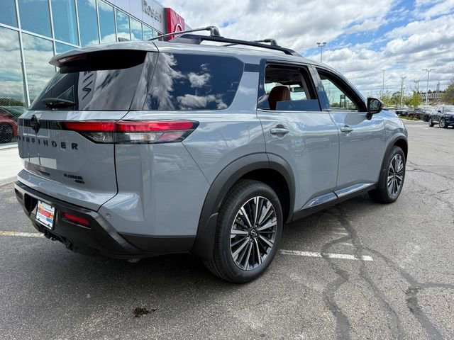 Used 2023 Nissan Pathfinder Platinum AWD/4WD image 3