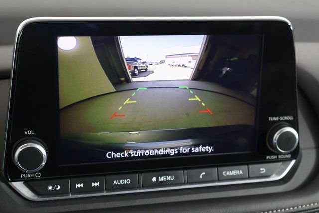 Used 2025 Nissan Rogue S image 28