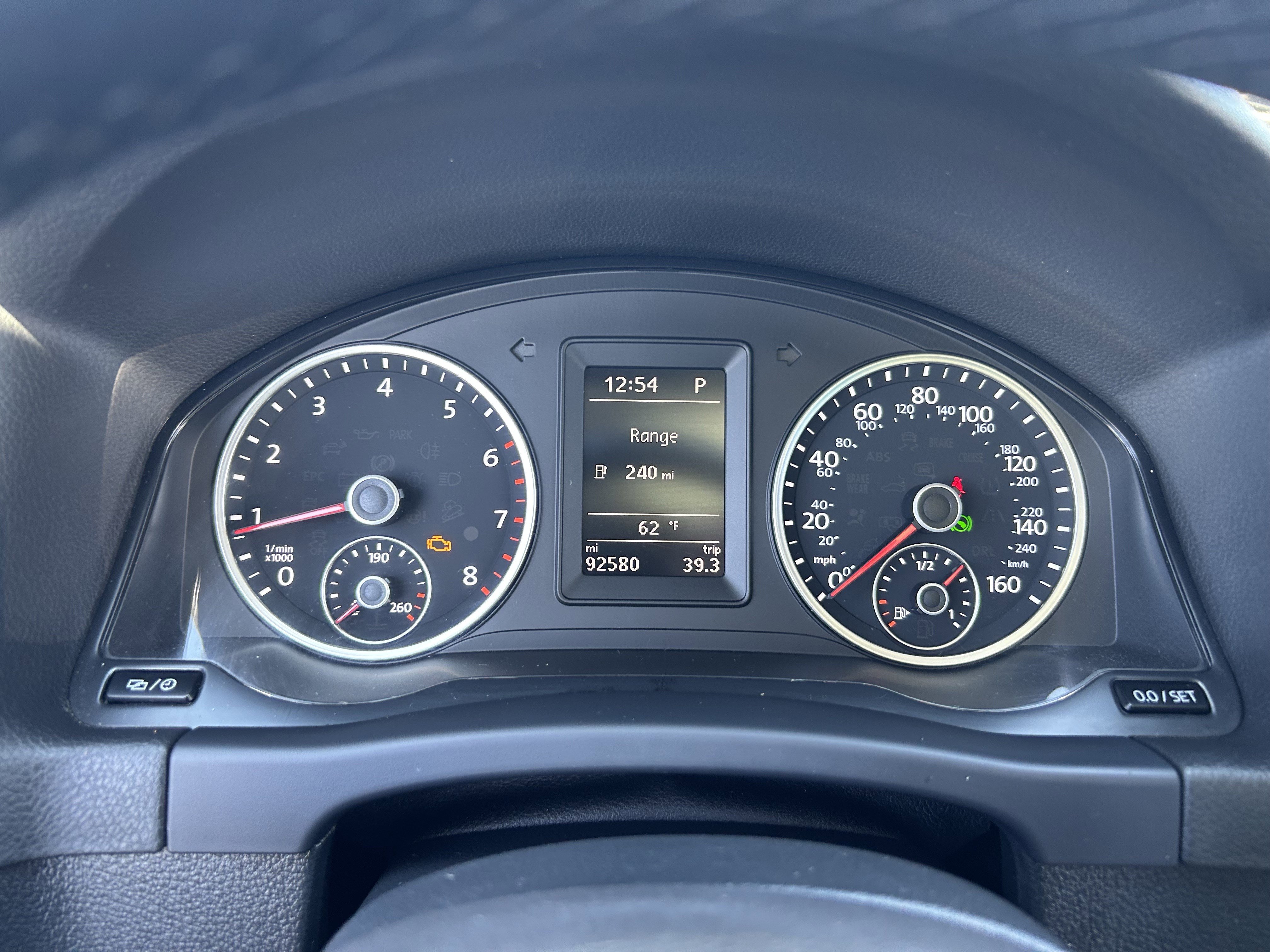 Used 2017 Volkswagen Tiguan Sport image 11